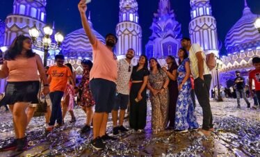 Miracle Garden And Global Village Tour